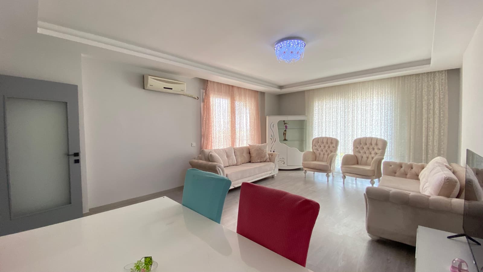 MEZİTLİ AKDENİZ’DE SATILIK 4+1 DAİRE