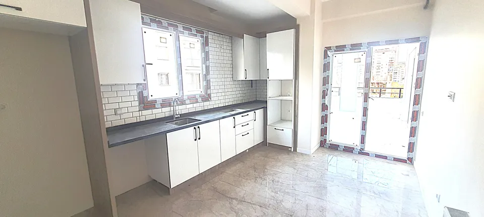 MERKEZ MAHALLESİNDE SIFIR LÜKS 3+1 SATILIK DAİRE