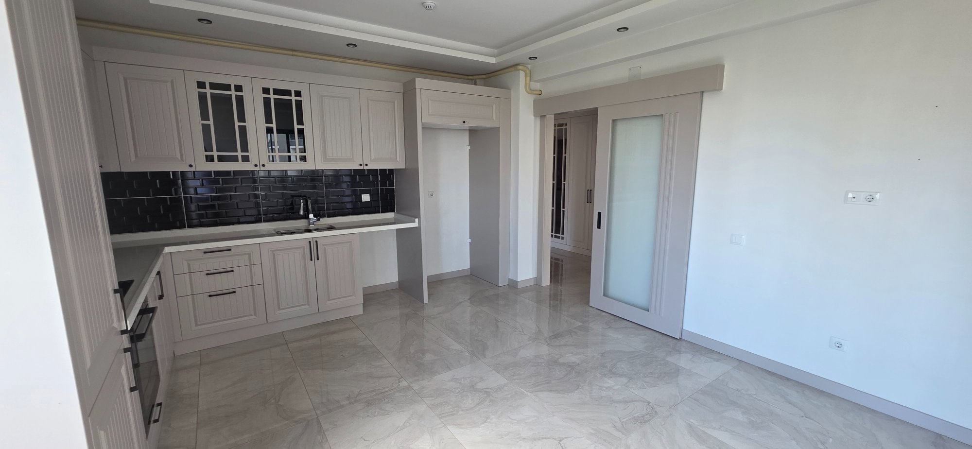 LÜKS SAĞLAM KALİTELİ GENİŞ 5+1 SIFIR KİRALIK DAİRE