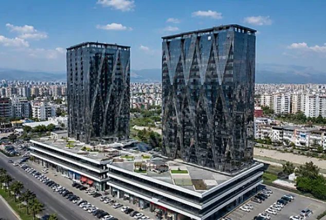 MERSİN’İN MODERN İŞ MERKEZİ CAPİTAL DE SATILIK 2+1 OFİS